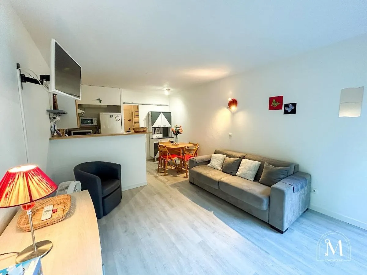Apartment Studio Avec Jardinet Dans Residence Avec Piscine Sanary-sur-Mer